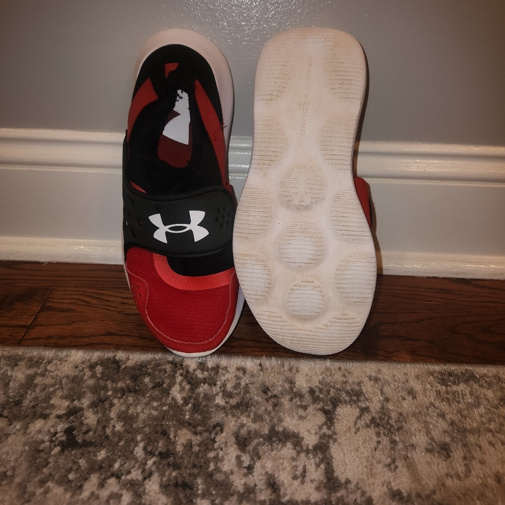 Youth size 6 under armour slip on shoes